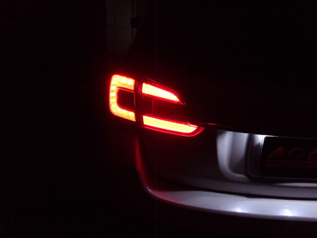 レヴォーグ　テールＬＥＤ　バージョン１　助手席側