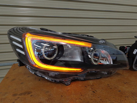 レヴォーグ　ＮＥＷアウディ風ＬＥＤ　オレンジ運転席側