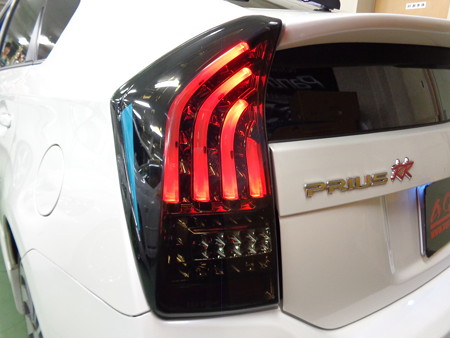 プリウス　車検・テール取付