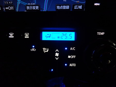 トヨタＡＱＵＡ　大阪府　ＬＥＤ打ち替え　エアコンパネル
