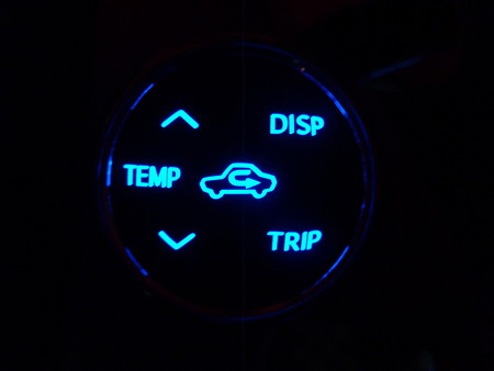 トヨタＡＱＵＡ　大阪府　ＬＥＤ打ち替え　ステアリングスイッチ
