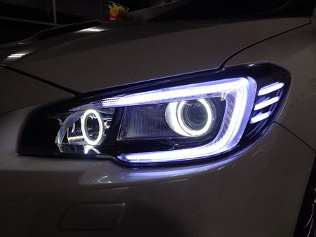 レヴォーグ　愛知県　ＮＥＷアウディ風ＬＥＤホワイト　左