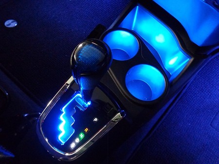 トヨタＡＱＵＡ　栃木県　ドリンクホルダー・小物入れＬＥＤ青