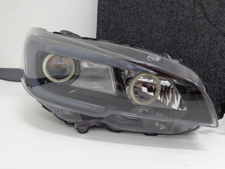 レヴォーグ　青森県　イカリング・ＮＥＷアウディ風ＬＥＤ・ブラックアウト右