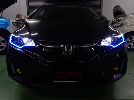 フィット　茨城県　ヘッドライト加工　ＮＥＷアウディ風ＬＥＤ　ブルー