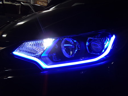 フィット　茨城県　ヘッドライト加工　ＮＥＷアウディ風ＬＥＤ　ブルー
