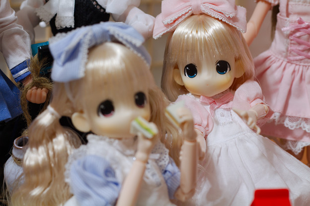 もこ(妹)サンドイッチ独り占め(アップ)