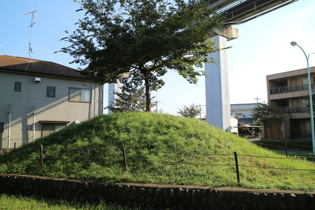 甲州街道万願寺一里塚 (1)