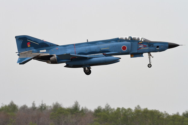 RF-4E 57-6913 approach