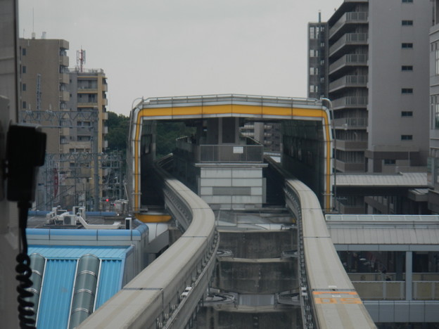 Osaka Monorail / an elevated station