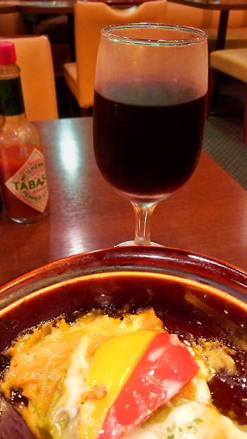 赤ワイン ( 鳥カラ丼 )