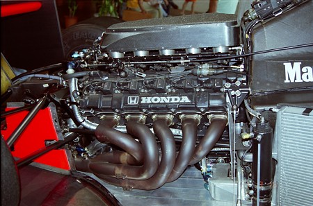 HONDA　V10