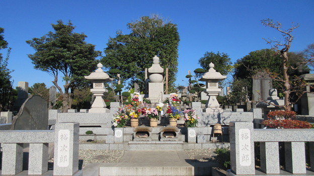 總持寺 石原裕次郎墓処 横浜市鶴見区 写真共有サイト フォト蔵