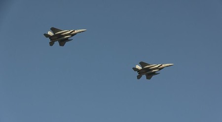 F15