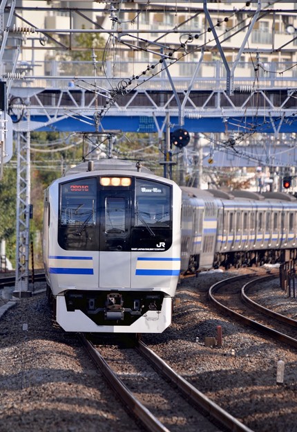 保土ヶ谷駅に入って来た横須賀線E217系。。20151129