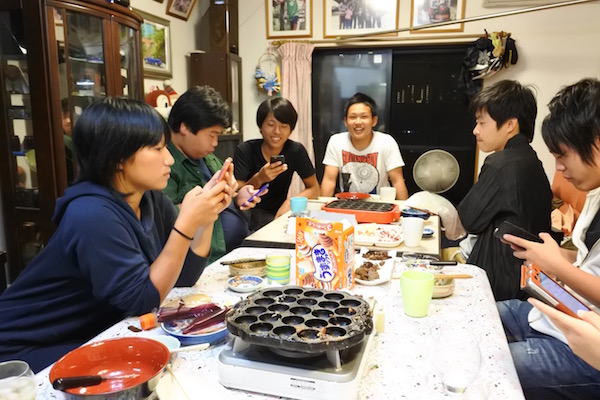 たこ焼きと食後のアイスを食べてお腹いっぱいでも、まだ何だかやり足りない