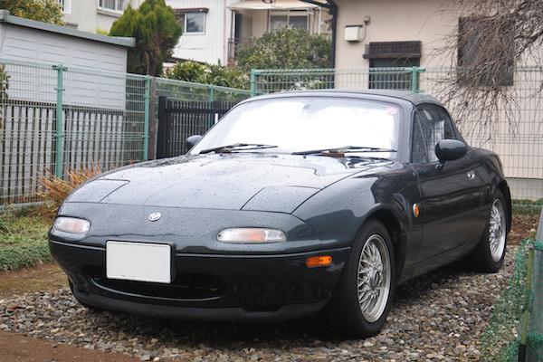 雨の休日をどう過ごすか、雨に濡れるVR-Bを見て考える 雨の休日をどう過ごすか、雨に濡れるVR-Bを見て考える