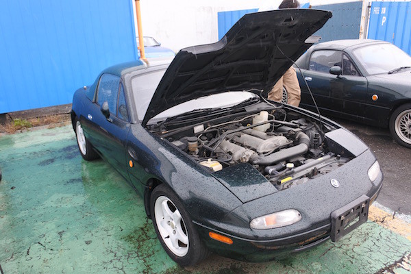 入荷&板金を済ませたばかりでまだ値札がない走行5万kmのVR-B 入荷&板金を済ませたばかりでまだ値札がない走行5万kmのVR-B