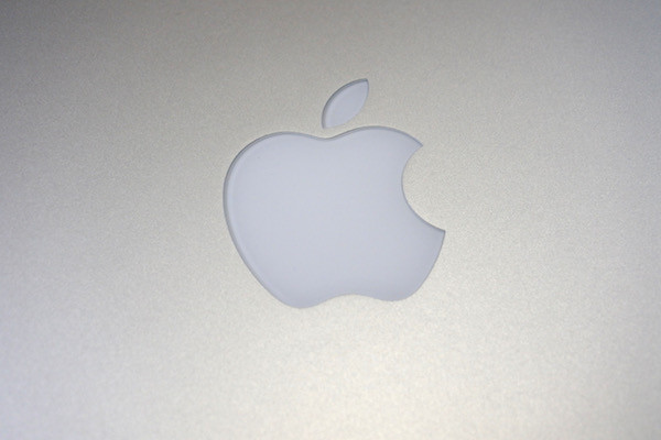 シートの粘着素材がMacBookのネットリと粘りついてしまうのが心配