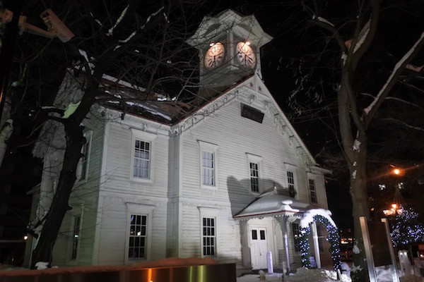 日本三大がっかり名所とはかわいそうな札幌時計台