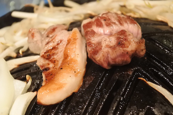 ロースは結構なお値段がするので、通常のジンギスカンをお代わり