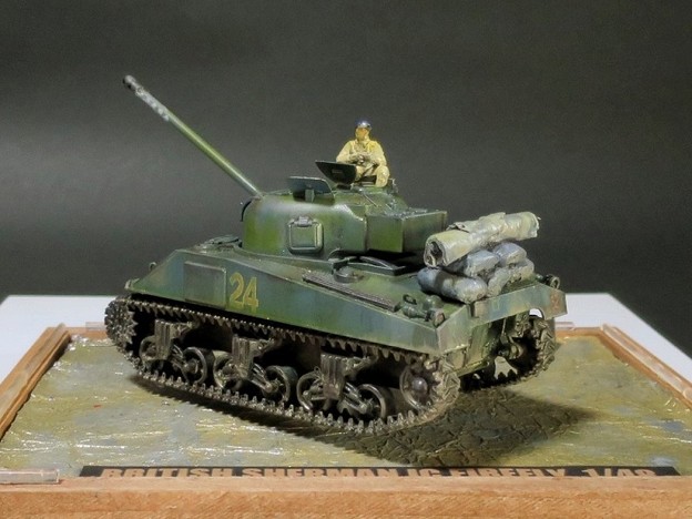 04 Sherman 1C Firefly  1;48 (Tamiya)